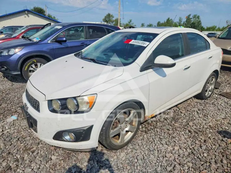 2012 Chevrolet Sonic фото