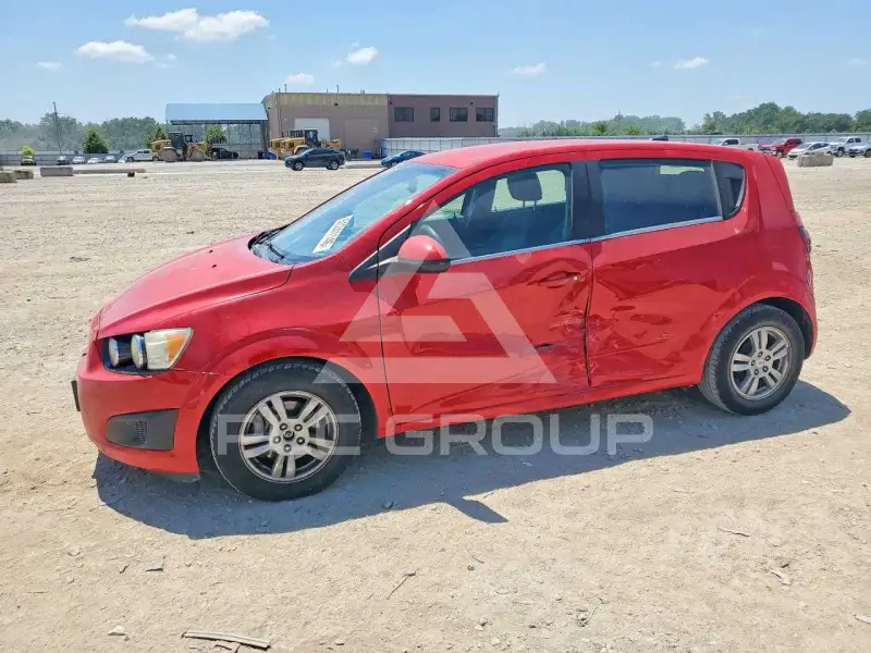 2012 Chevrolet Sonic фото