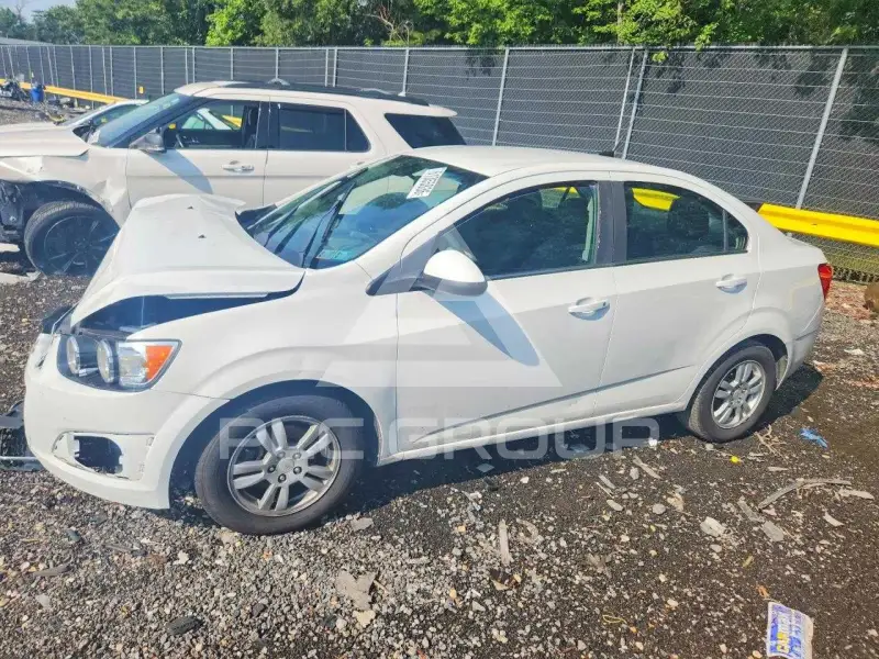 2012 Chevrolet Sonic фото