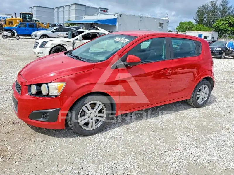 2012 Chevrolet Sonic фото