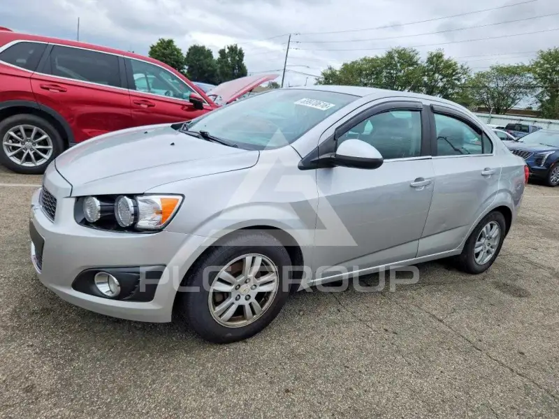 2012 Chevrolet Sonic фото