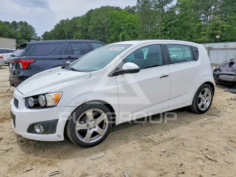 2012 Chevrolet Sonic фото