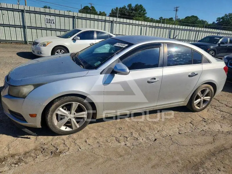 2012 Chevrolet Cruze photo