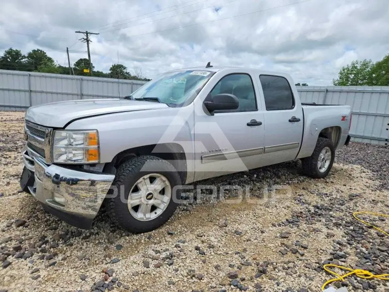 2012 Chevrolet Silverado photo