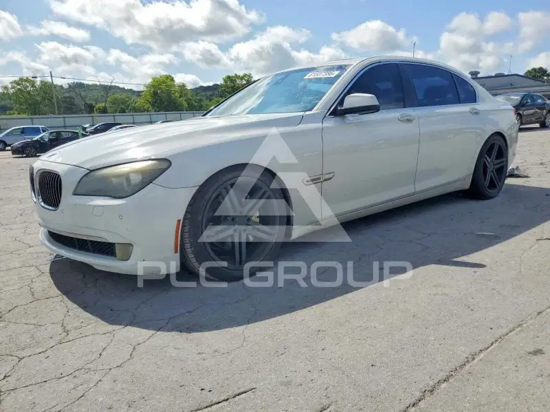 2012 BMW 740 фото