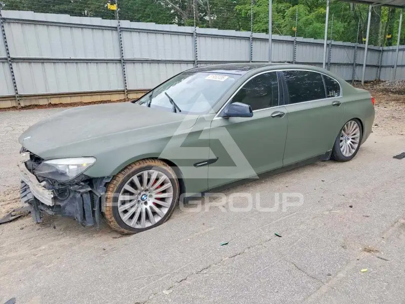 2012 BMW 740 фото