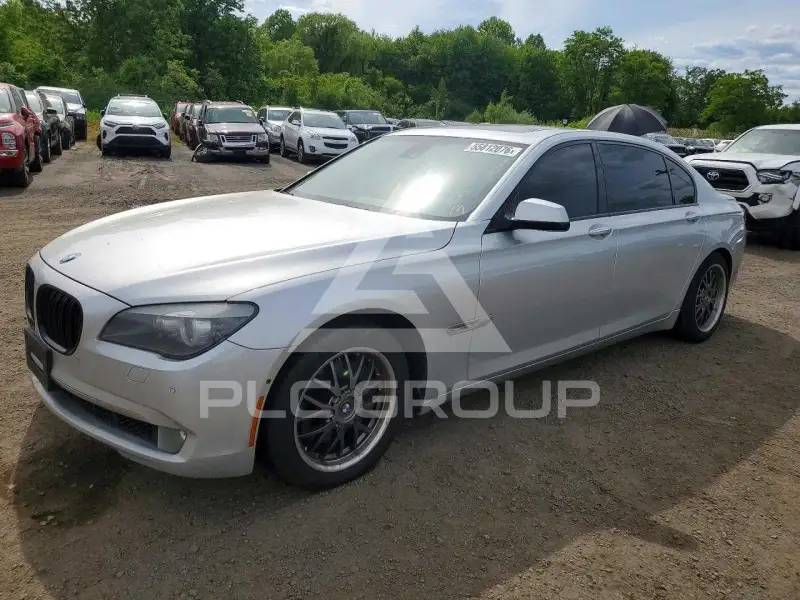2012 BMW 740 фото