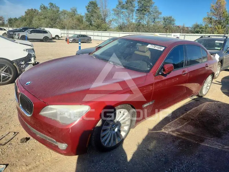 2012 BMW 750 фото