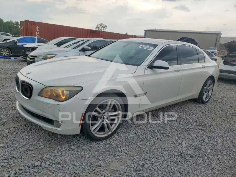 2012 BMW 750 фото
