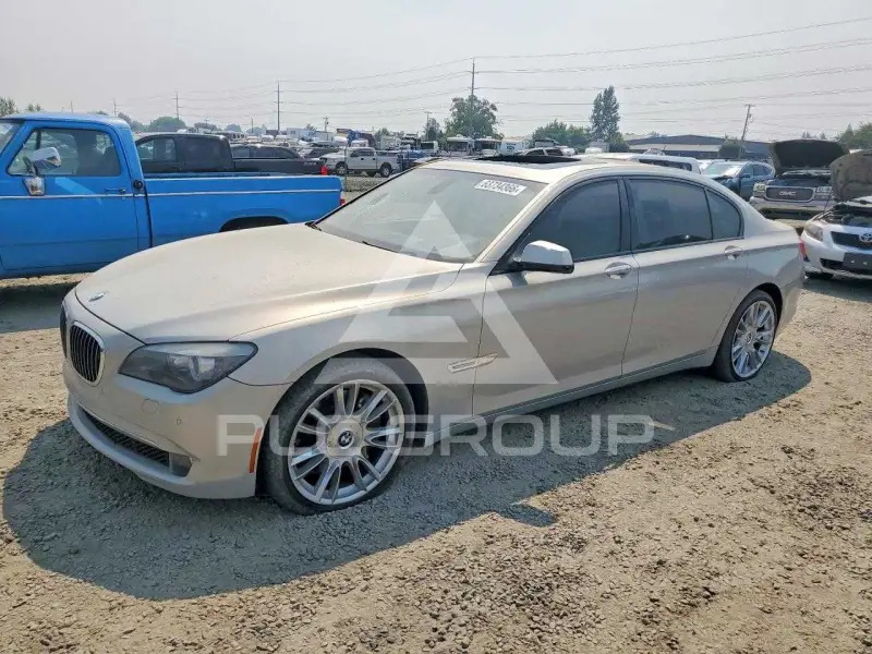 2012 BMW 750 фото
