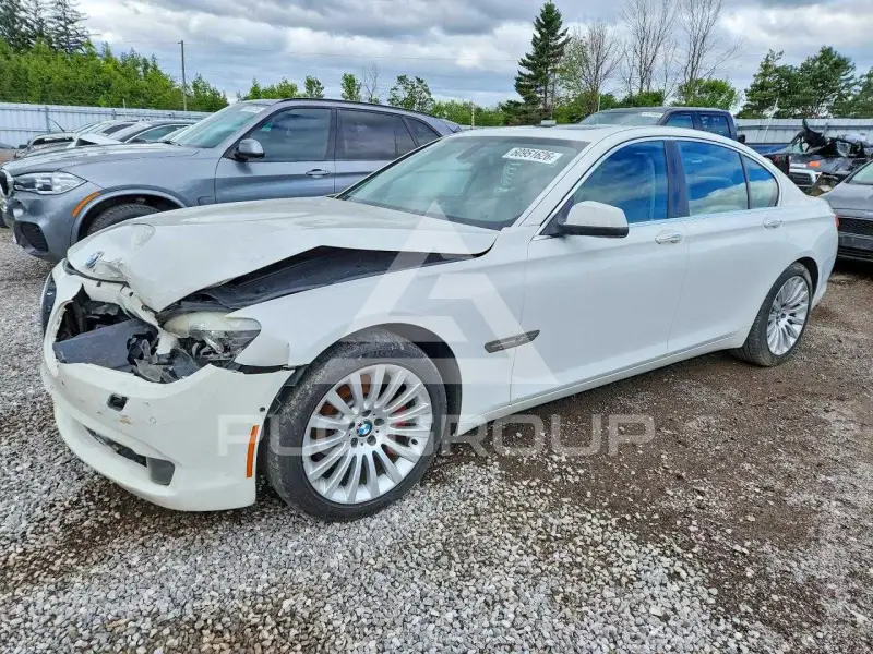 2012 BMW 750 photo