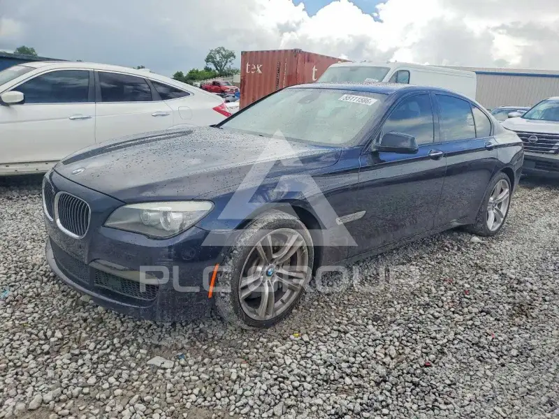 2012 BMW 750 фото