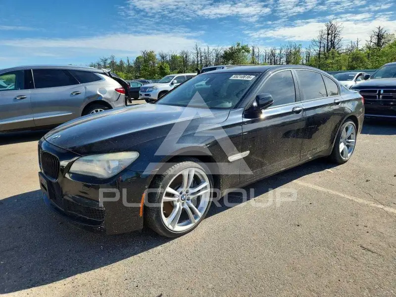2012 BMW 750 photo