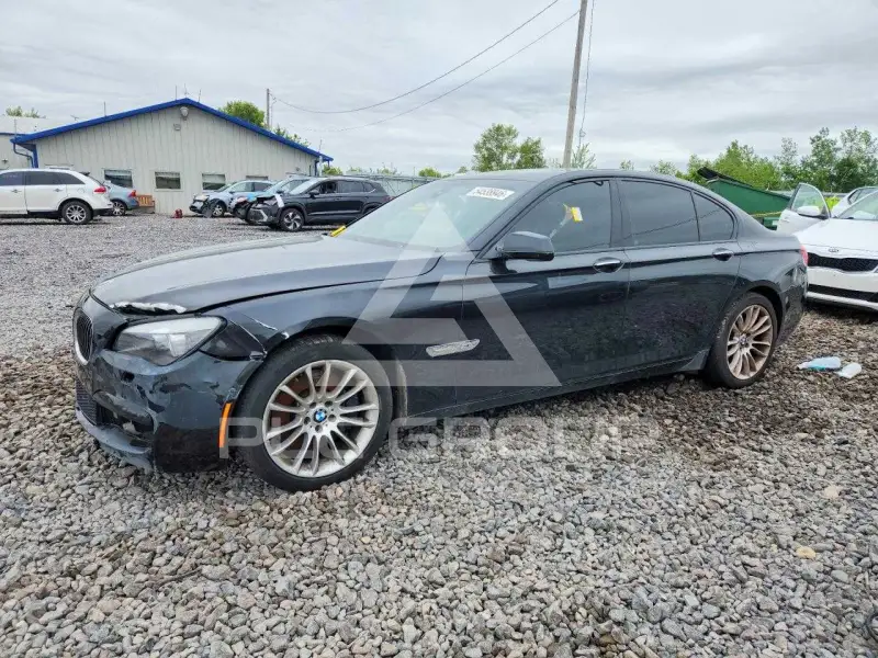 2012 BMW 750 photo