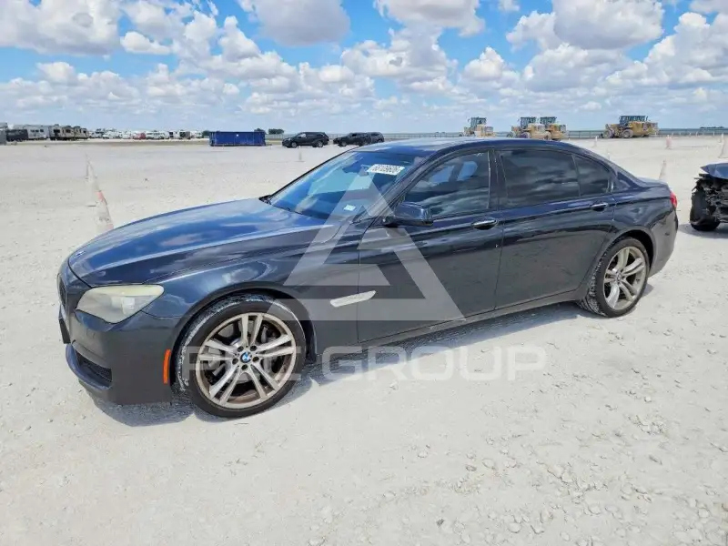 2012 BMW 750 фото