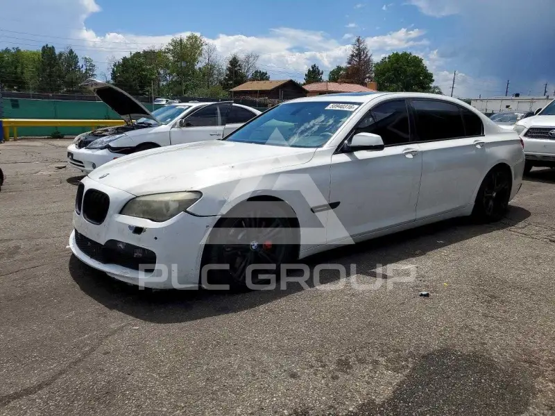 2012 BMW 750 photo