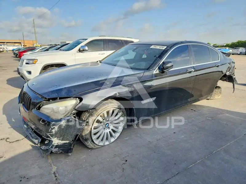 2012 BMW 750 фото