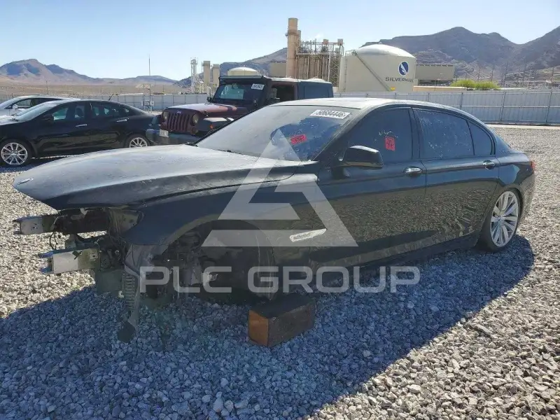 2012 BMW 750 фото