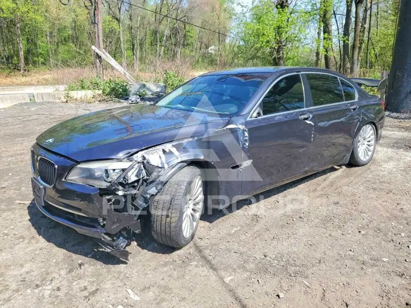 2012 BMW 750 photo