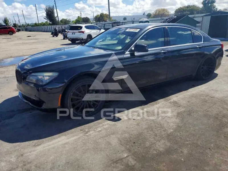 2012 BMW 750 photo