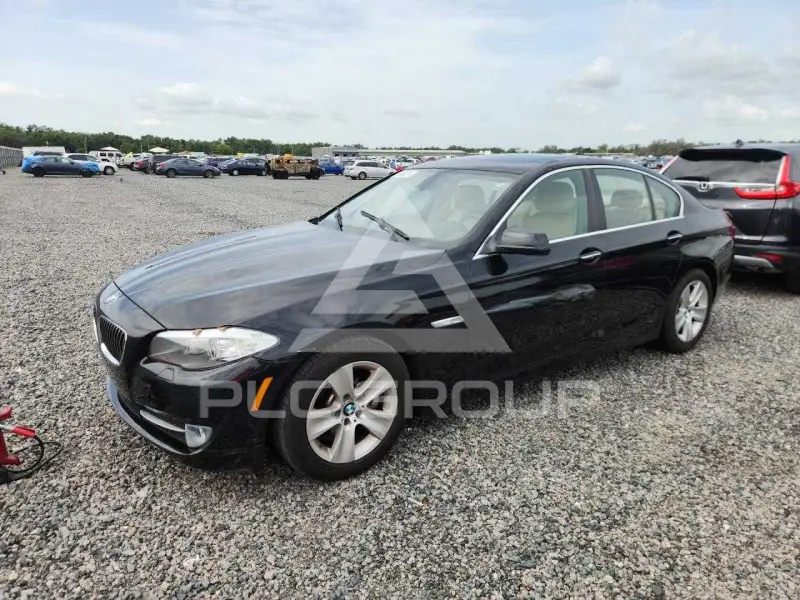 2012 BMW 528 photo