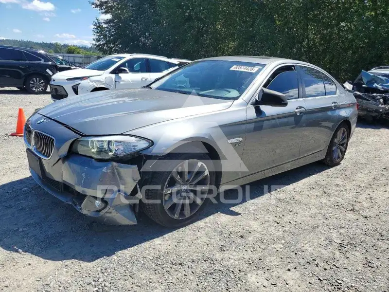 2012 BMW 528 photo