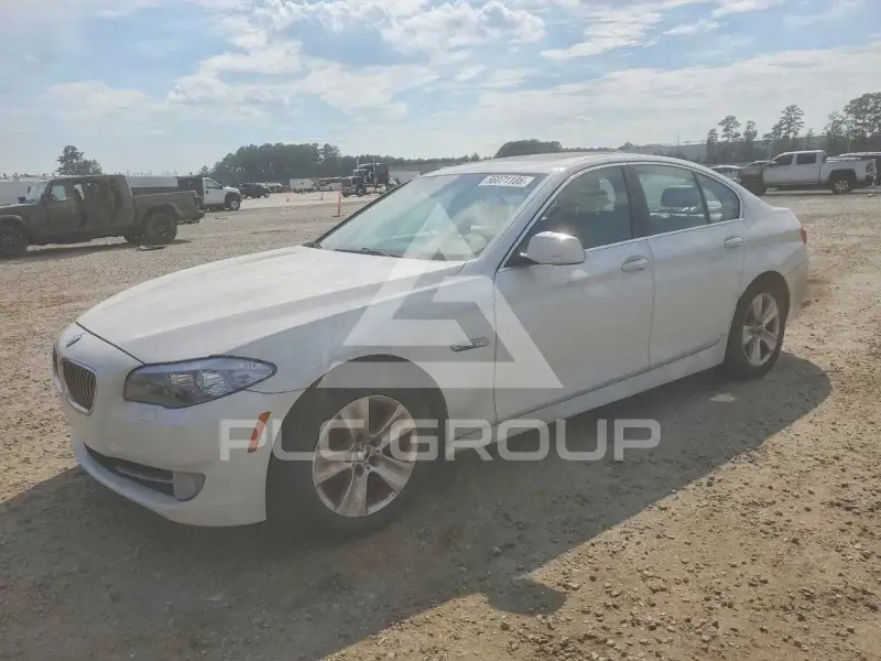 2012 BMW 528 photo