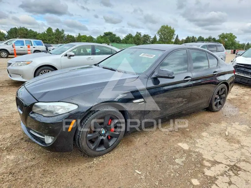 2012 BMW 550 фото