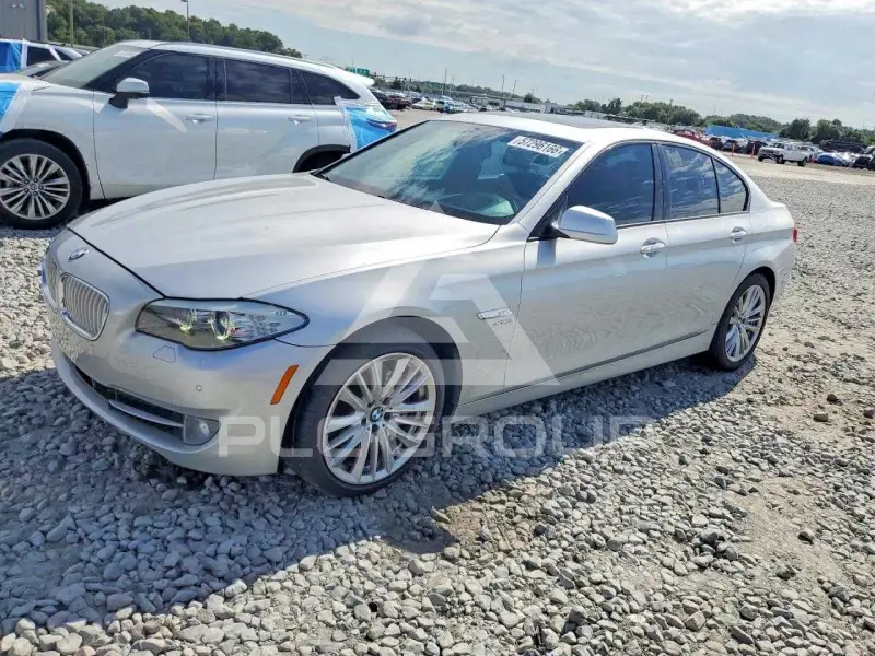 2012 BMW 550 фото