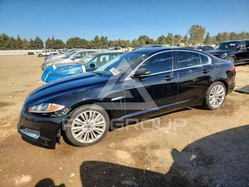 2012 Jaguar XF фото