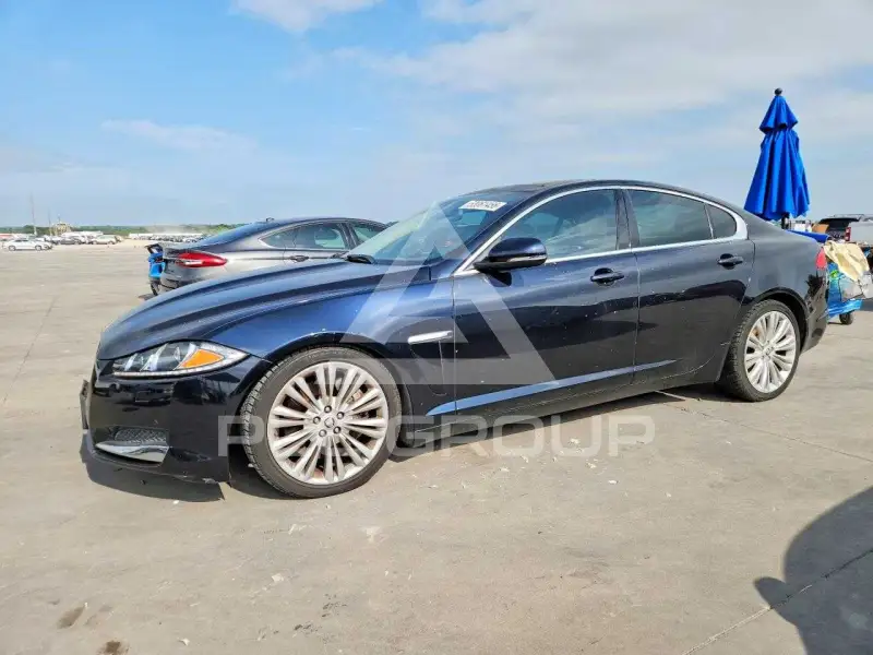 2012 Jaguar XF photo