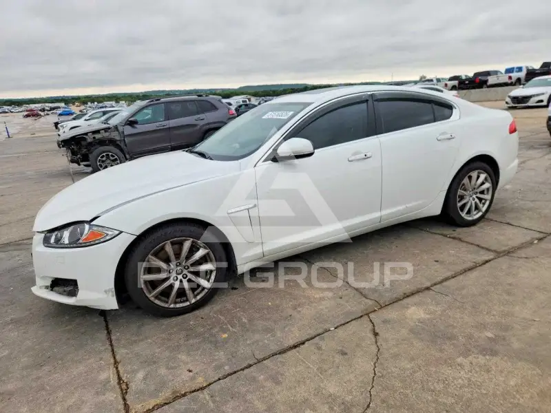 2012 Jaguar XF photo