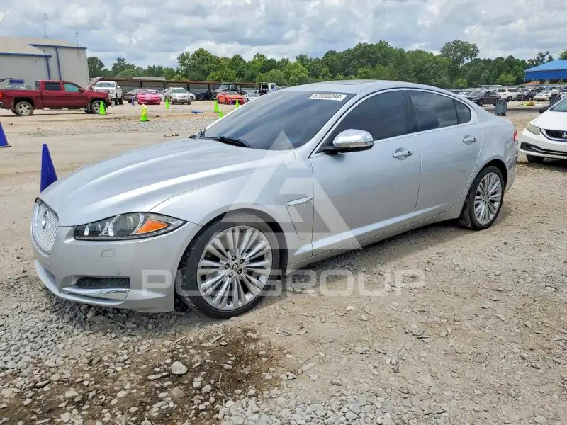 2012 Jaguar XF фото