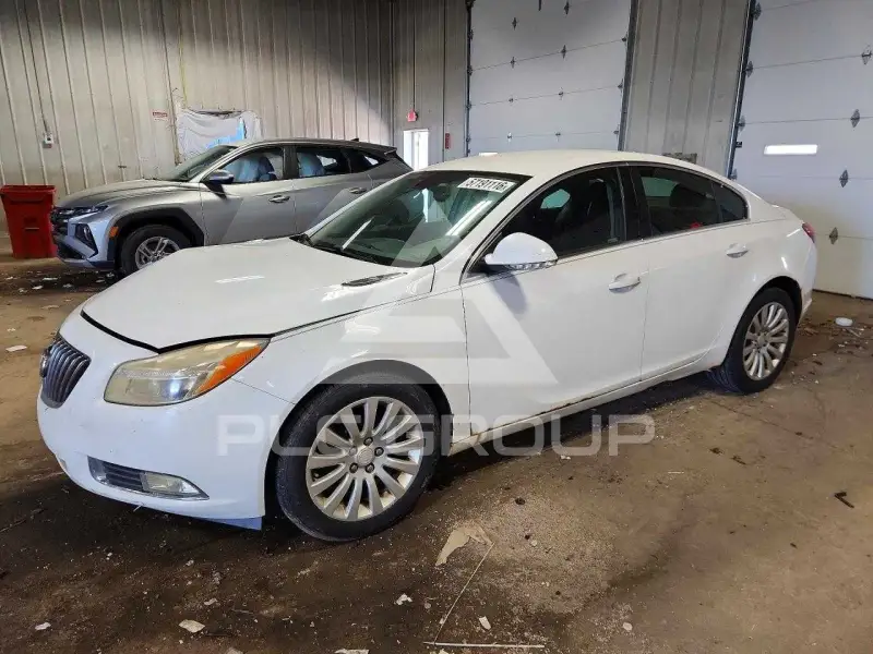 2012 Buick REGAL photo