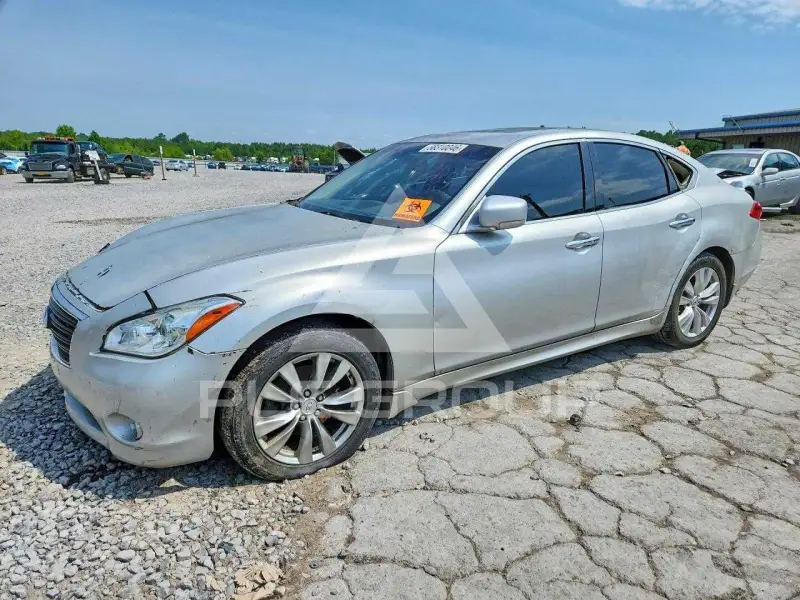 2012 Infinity M56 фото