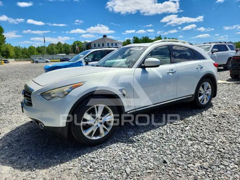 2012 Infinity FX35 photo
