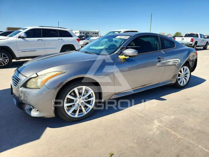 2012 Infinity G37 photo