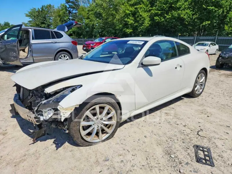 2012 Infinity G37 photo