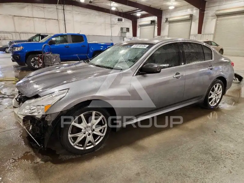 2012 Infinity G37 photo