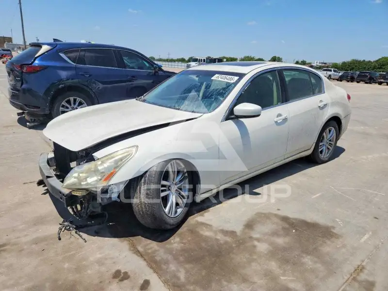 2012 Infinity G25 photo