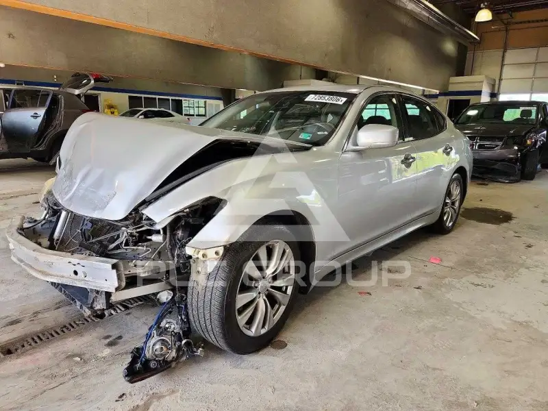 2012 Infinity M-Series photo