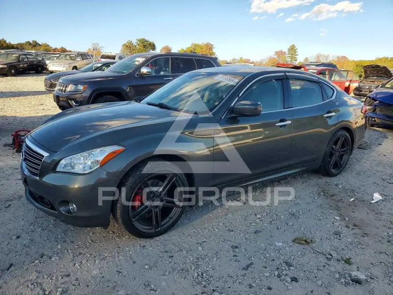 2012 Infinity M37 photo