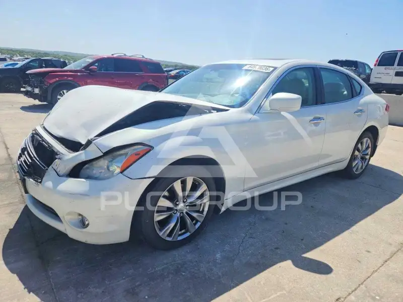 2012 Infinity M37 photo
