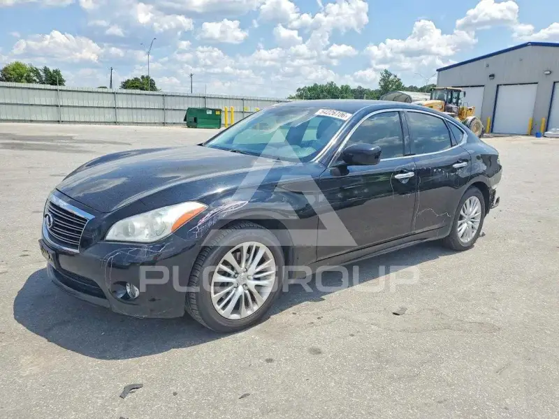 2012 Infinity M37 photo