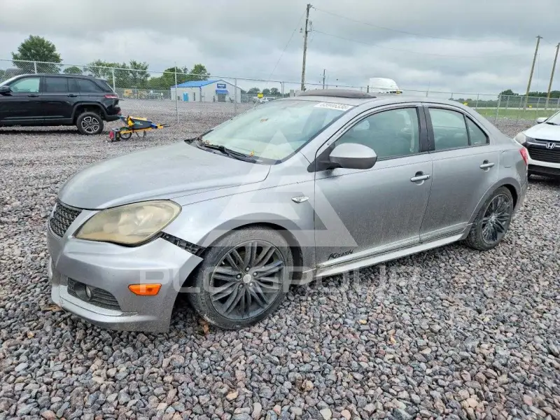 2012 Suzuki KIZASHI фото