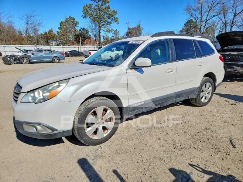 2012 Subaru Outback photo