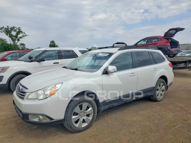2012 Subaru Outback photo