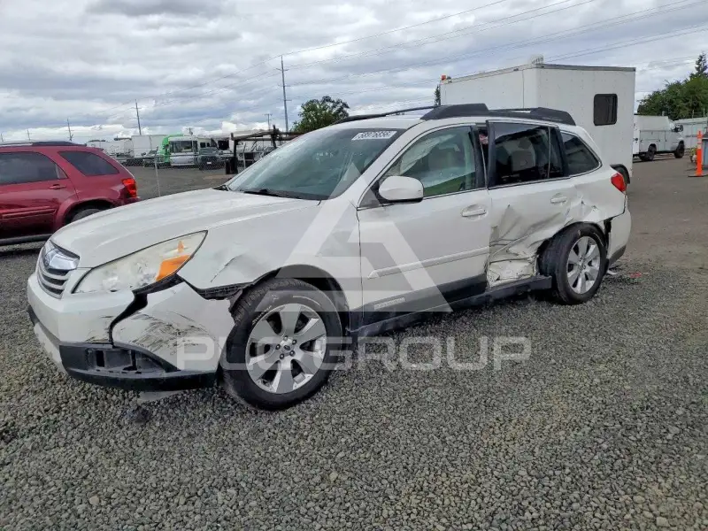 2012 Subaru Outback photo