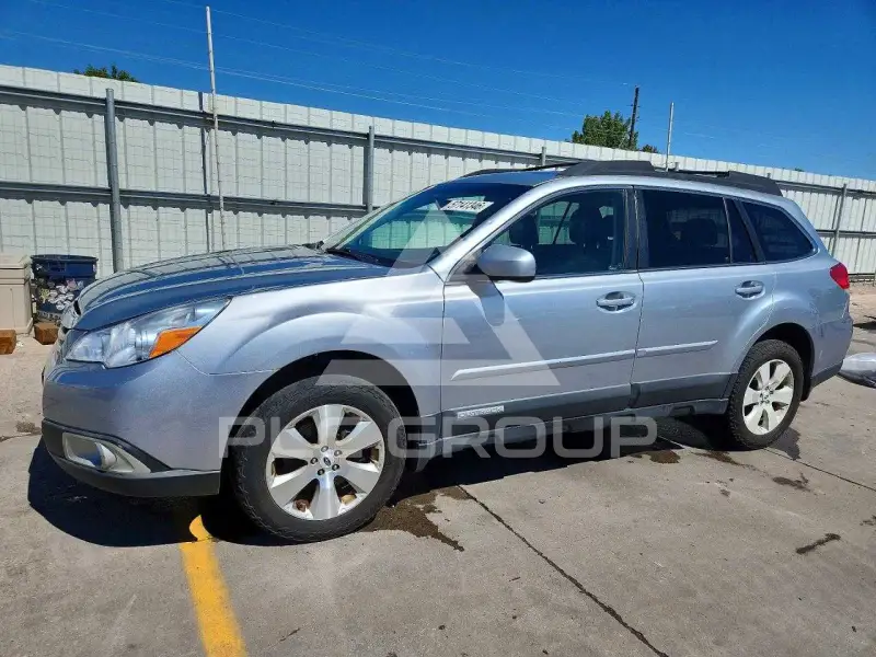 2012 Subaru Outback photo