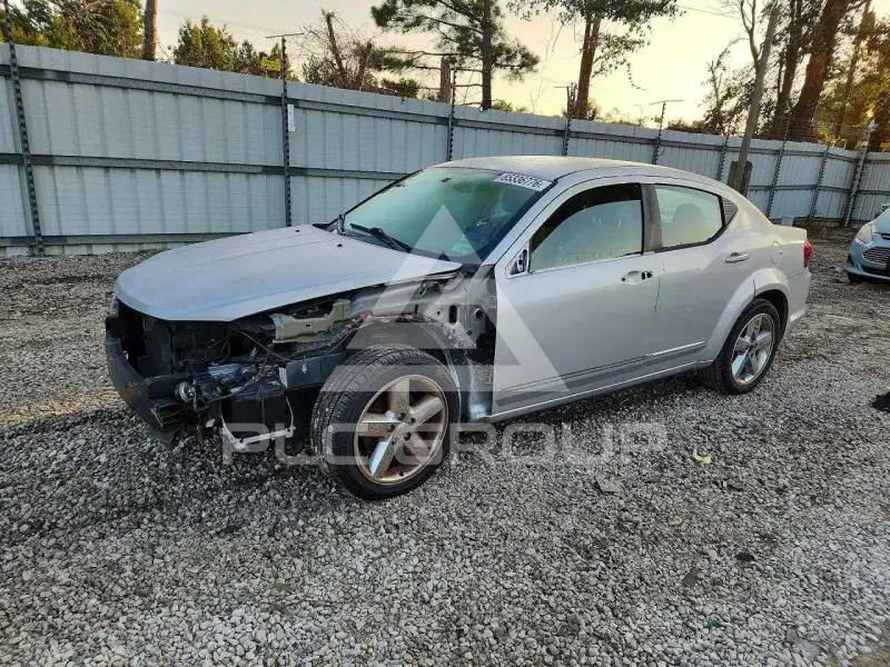 2012 Dodge AVENGER photo